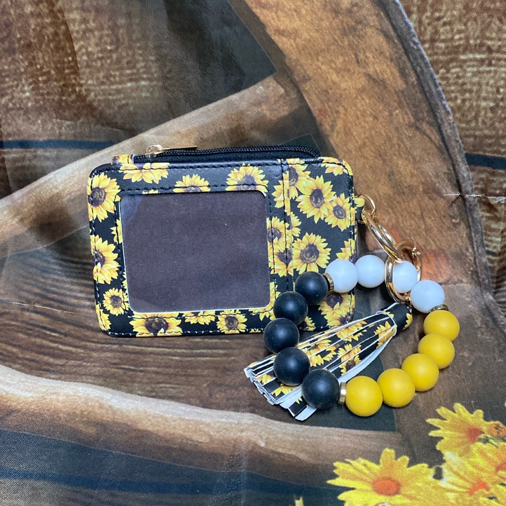 NWOT Boutique ID holder